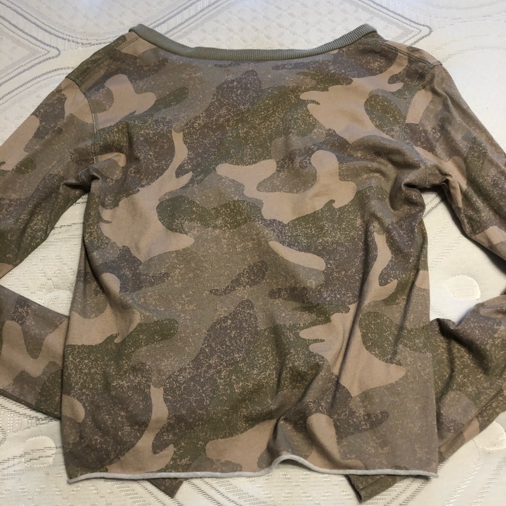 Camouflage Hollister crop top